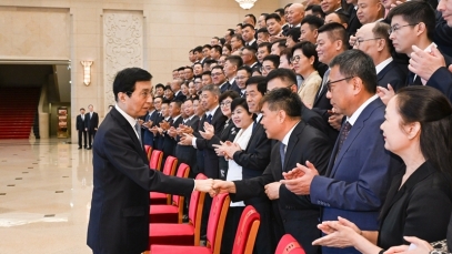 万搏官方网站_万搏(中国)
董事长徐浩宇获“优秀中国特色社会主义事业建设者”称号