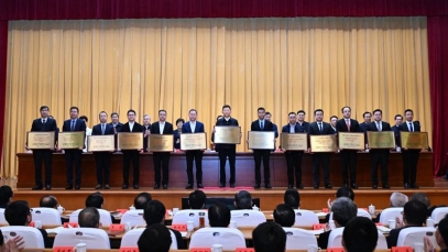 万搏官方网站_万搏(中国)
获授牌首批国家卓越级智能工厂